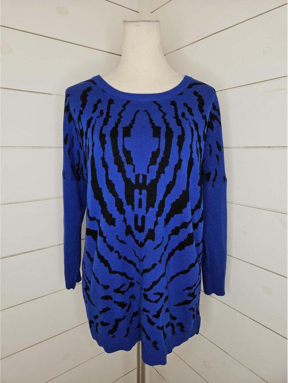 Spense Knits large blue & black animal print sweater